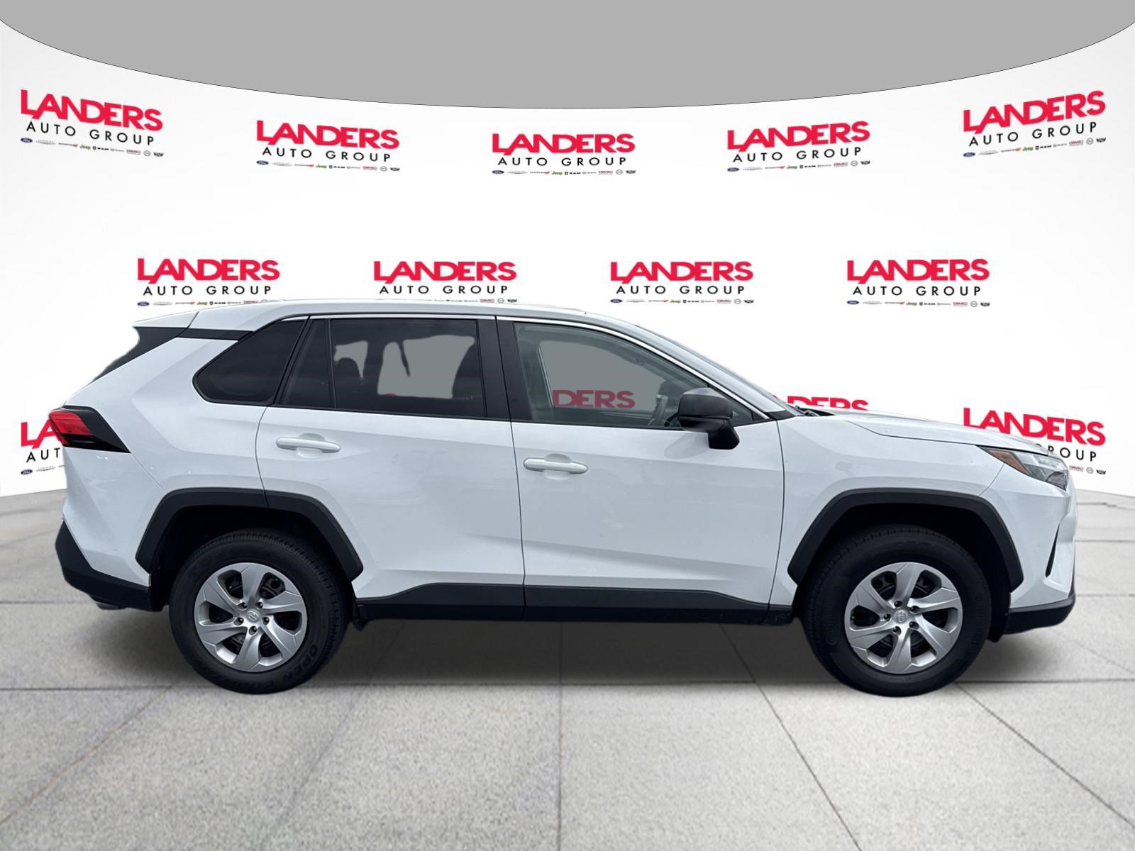 Used 2023 Toyota RAV4 LE AWD/4WD image 2