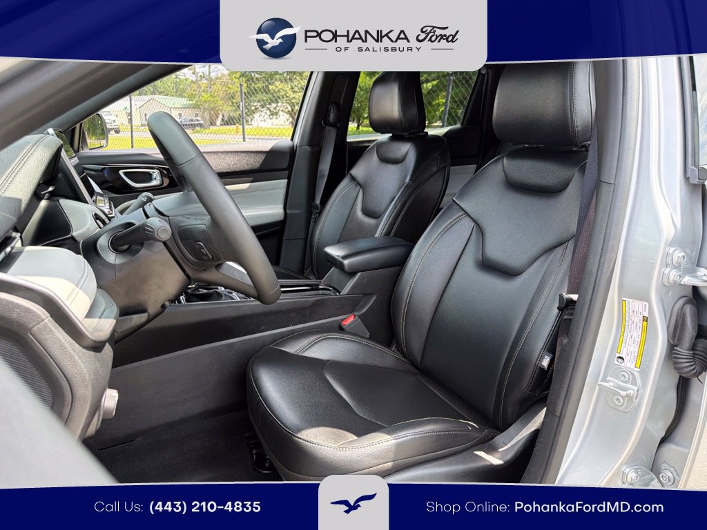 Used 2025 Jeep Compass Limited AWD/4WD image 18