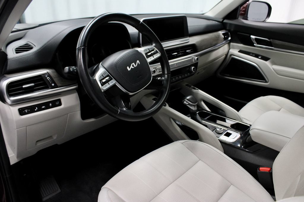 Used 2022 Kia Telluride EX w/ EX Premium Package FWD image 26