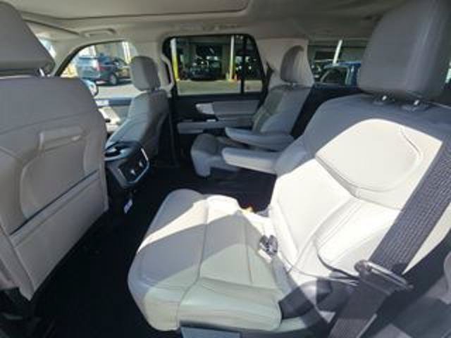 Certified 2025 Ford Expedition Active AWD/4WD image 12