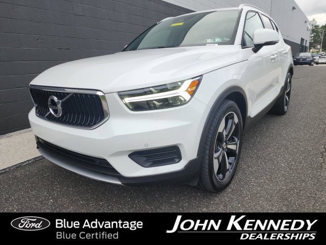 Used 2020 Volvo XC40 T5 Momentum w/ Protection Package AWD/4WD image 1