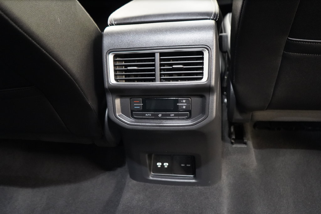 Used 2026 Volkswagen Atlas SE AWD/4WD image 24