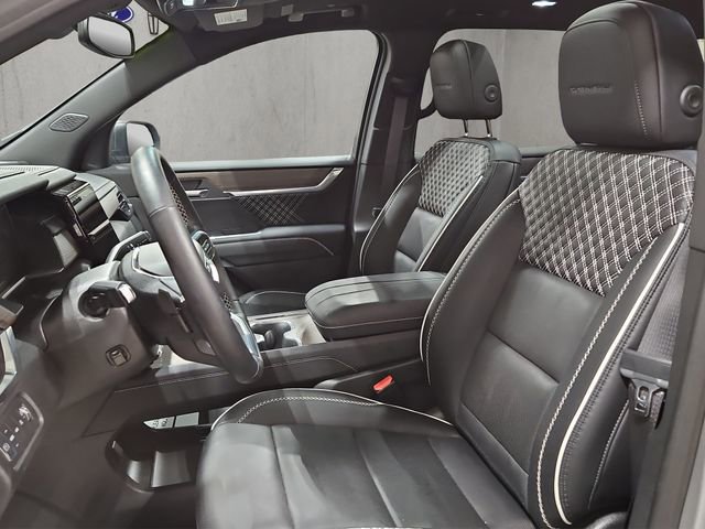 Used 2025 GMC Acadia Denali AWD/4WD image 13