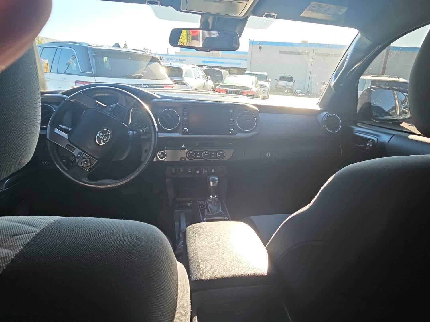 Used 2021 Toyota Tacoma TRD Sport w/ Technology Package image 10