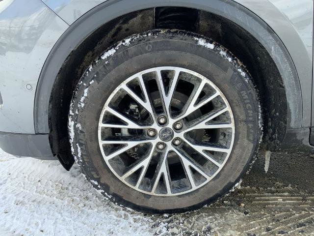 Certified 2023 Ford Escape SE w/ PHEV Premium Package image 10