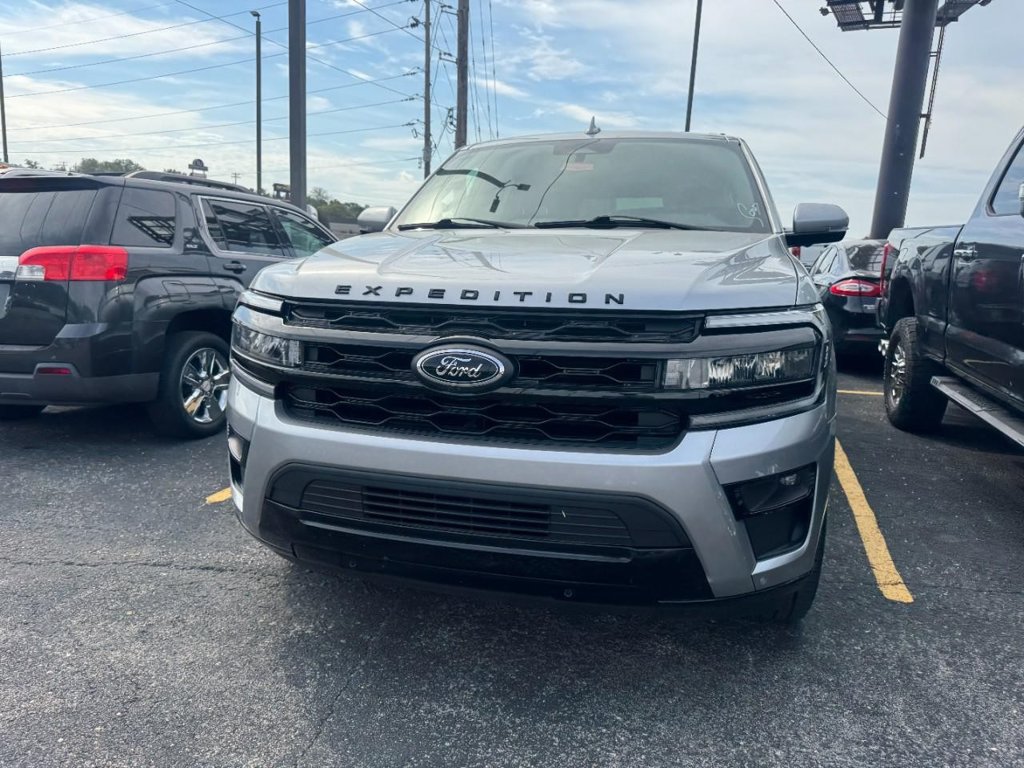 Certified 2024 Ford Expedition Limited AWD/4WD image 6