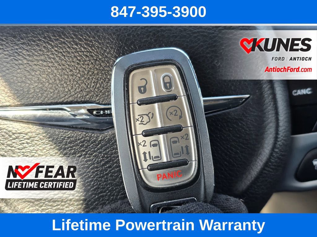 Used 2024 Chrysler Pacifica Touring-L image 63