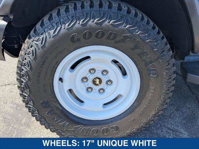 Certified 2023 Ford Bronco Heritage Edition AWD/4WD image 9