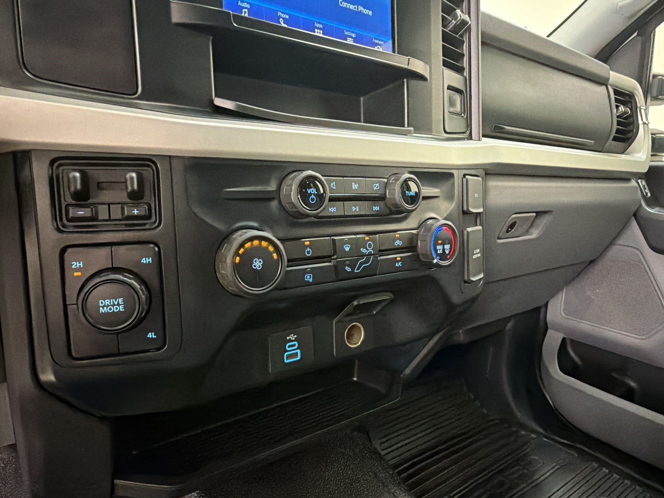 Certified 2023 Ford F350 XLT w/ FX4 Off-Road Package AWD/4WD image 20
