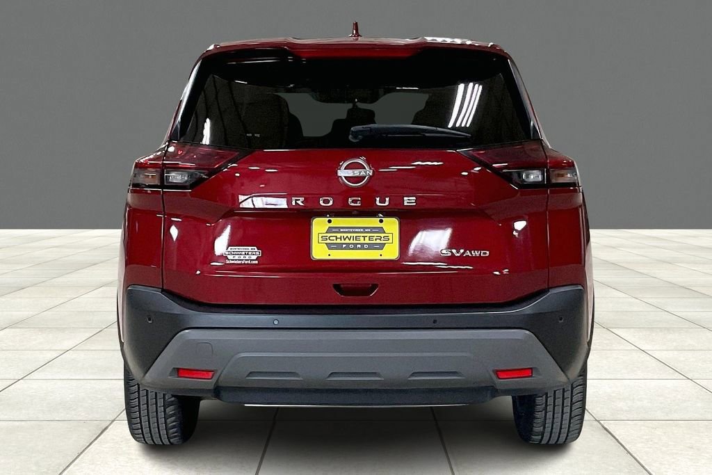 Used 2023 Nissan Rogue SV image 3