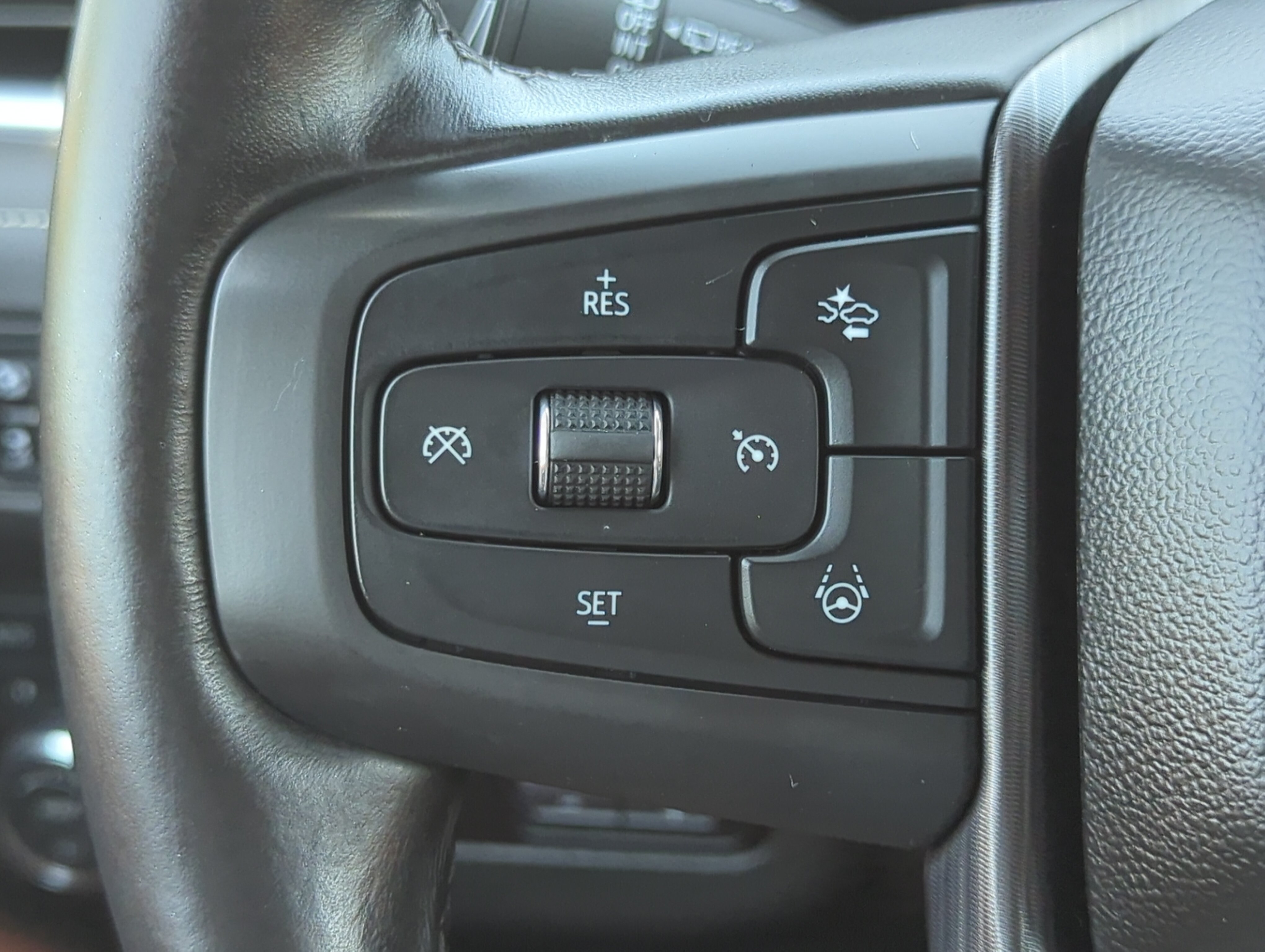 Used 2023 GMC Yukon XL Denali Ultimate AWD/4WD image 24