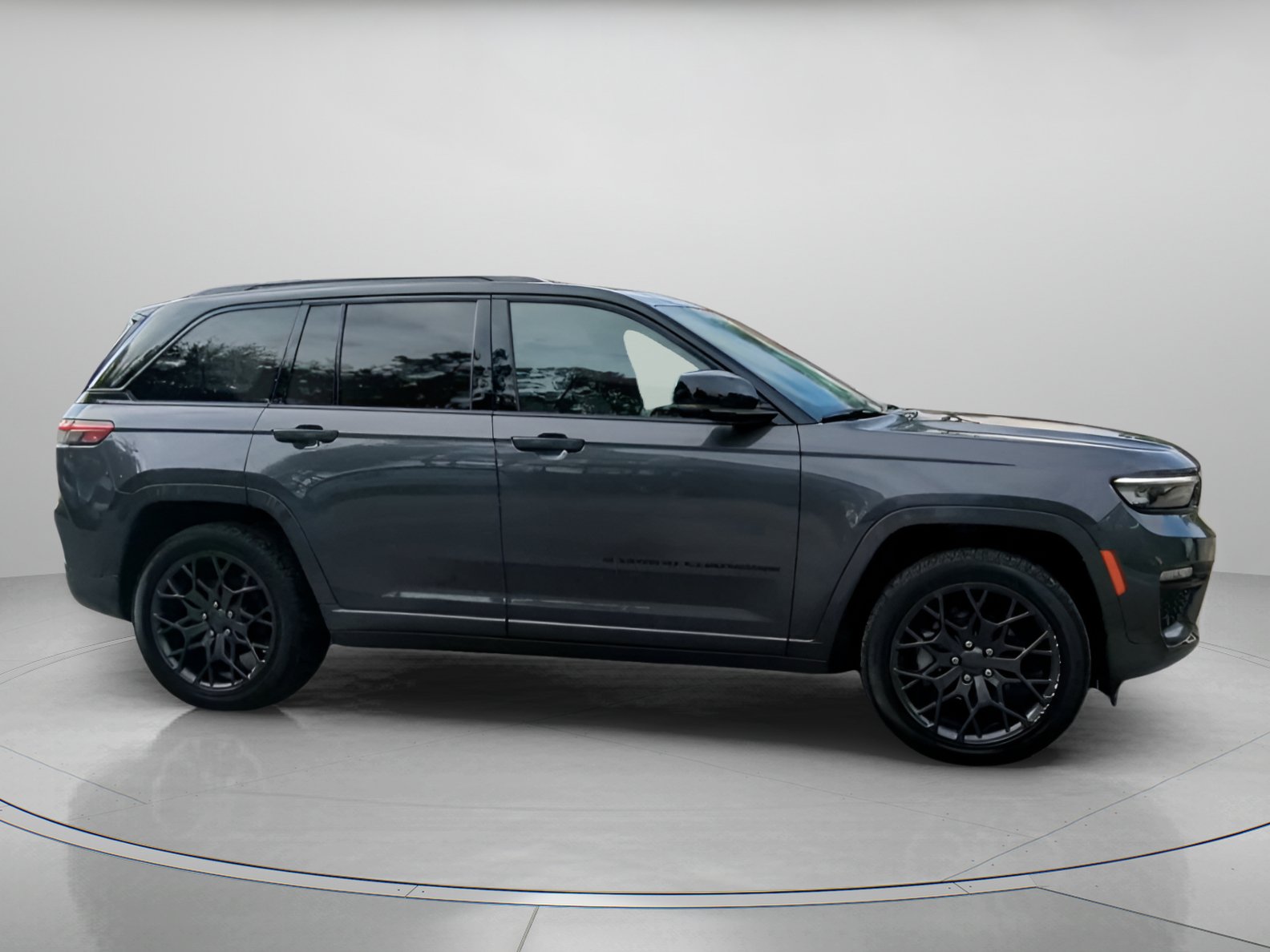 Used 2025 Jeep Grand Cherokee Summit w/ Obsidian Package AWD/4WD image 34