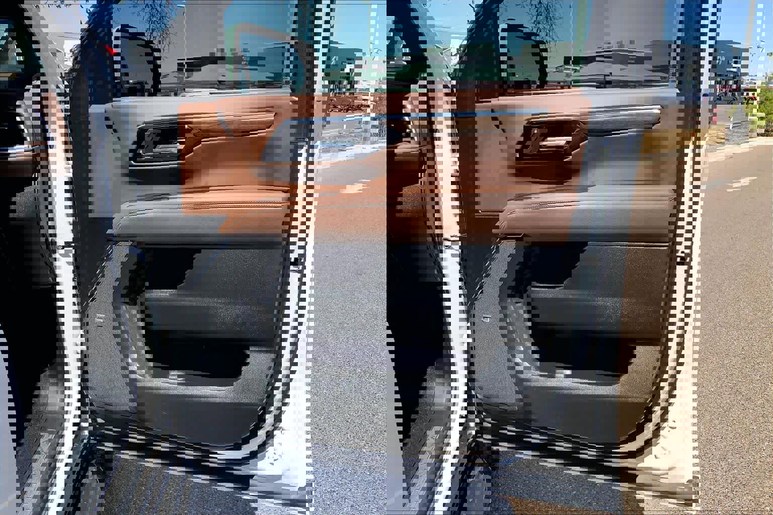 Used 2025 Chevrolet Tahoe High Country image 23