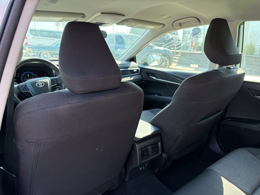 Used 2025 Toyota Camry LE FWD image 12