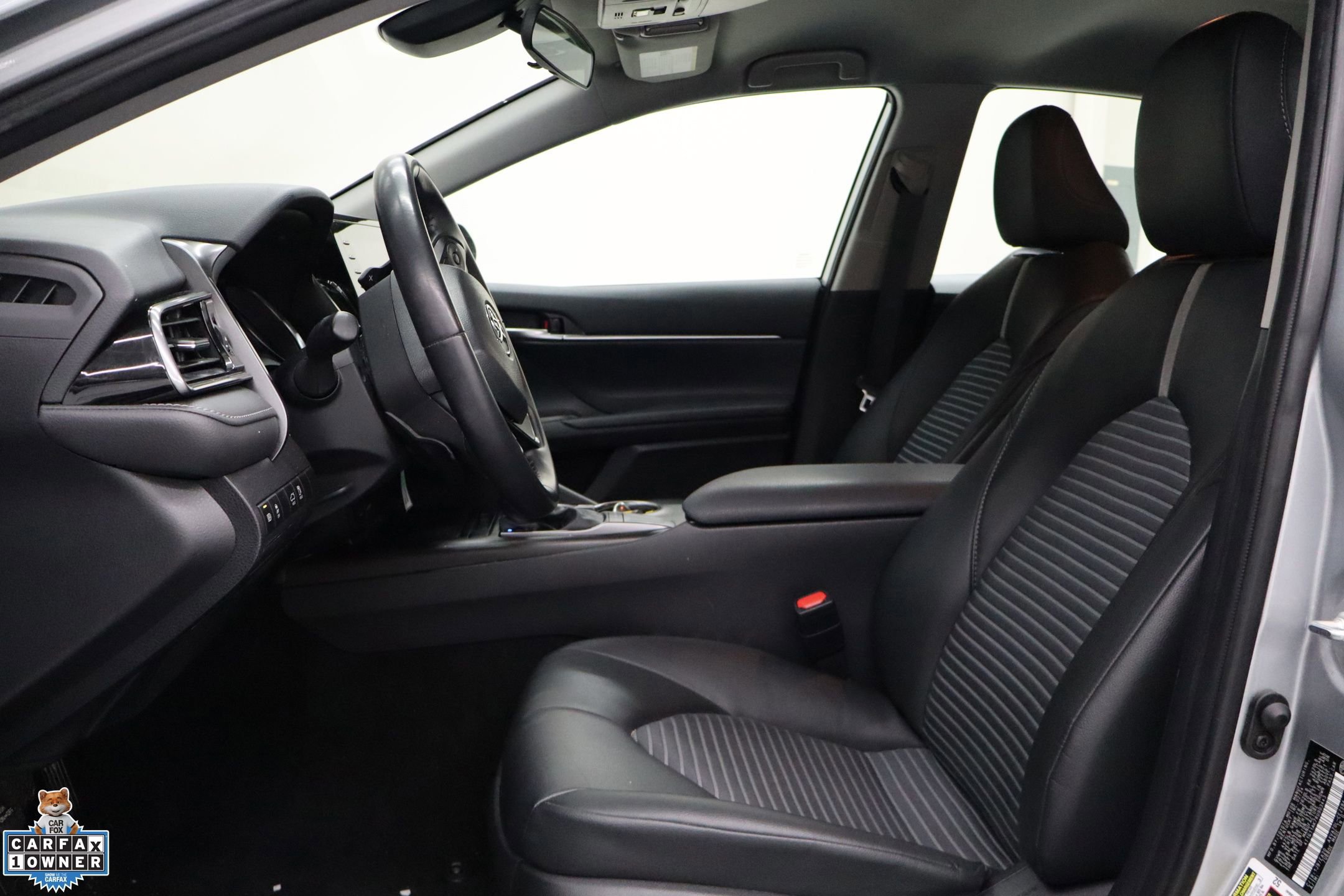 Used 2024 Toyota Camry SE image 14