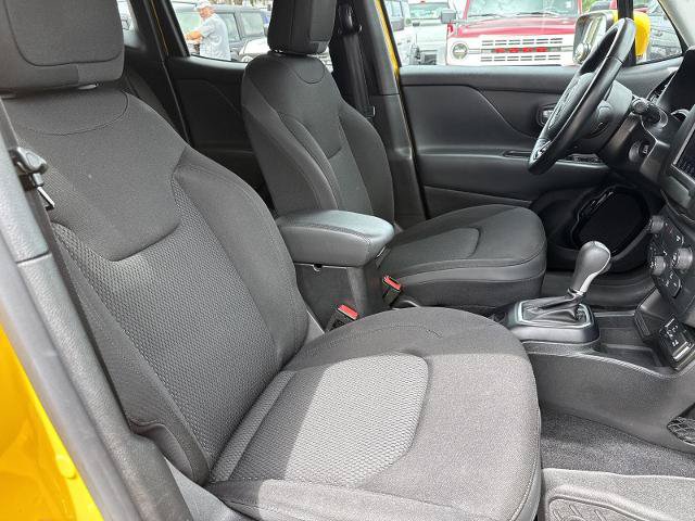 Used 2018 Jeep Renegade Altitude w/ Popular Equipment Group FWD image 18