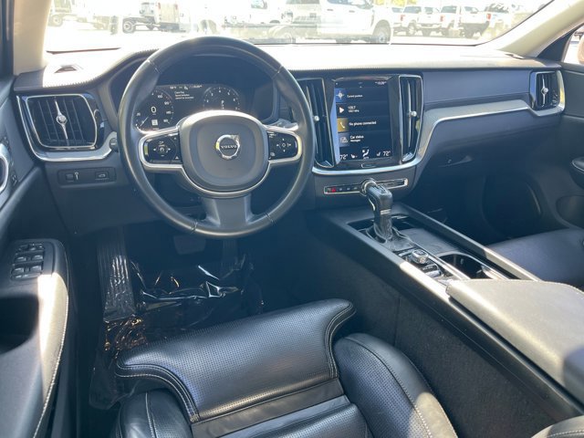 Used 2021 Volvo V60 T5 Cross Country image 30