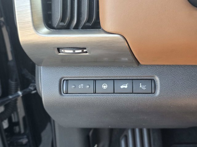 Used 2022 Nissan Pathfinder Platinum w/ Cargo Package AWD/4WD image 21