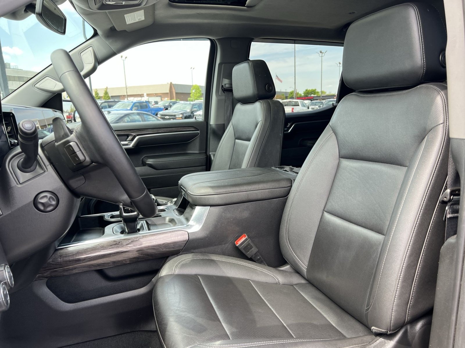 Used 2023 Chevrolet Silverado 1500 LTZ AWD/4WD image 20