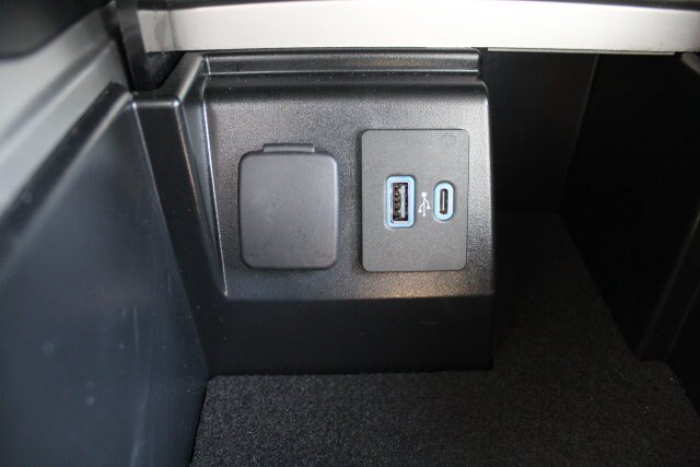 Certified 2023 Ford Explorer Limited w/ Class IV Trailer Tow Package AWD/4WD image 38