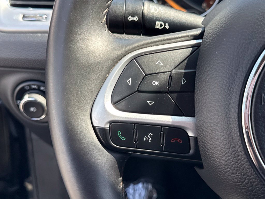 Used 2018 Jeep Compass Latitude w/ Popular Equipment Group FWD image 27