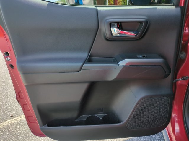 Used 2019 Toyota Tacoma TRD Off-Road AWD/4WD image 27