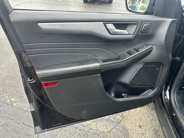 Certified 2023 Ford Escape Platinum w/ Premium Technology Package AWD/4WD image 29