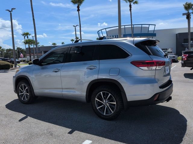 Used 2018 Toyota Highlander XLE AWD/4WD image 6