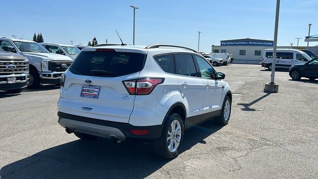 Certified 2018 Ford Escape SE FWD image 3