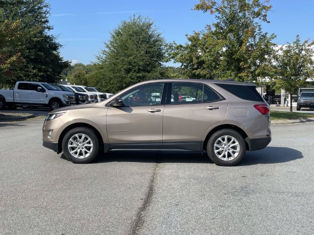 Used 2019 Chevrolet Equinox LS FWD image 2