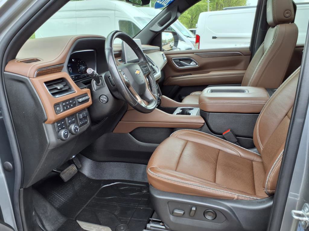 Used 2022 Chevrolet Tahoe High Country w/ Premium Package image 11