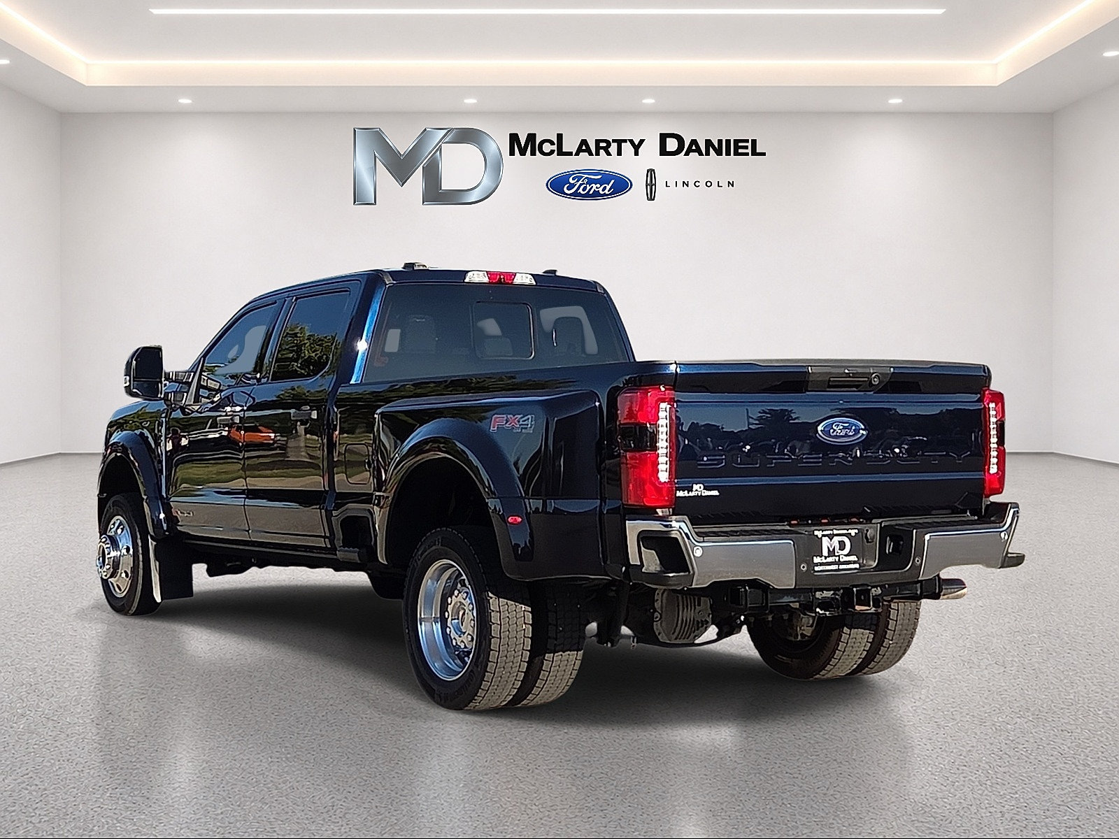 Certified 2025 Ford F450 XLT w/ 360-Degree Camera Package AWD/4WD image 4