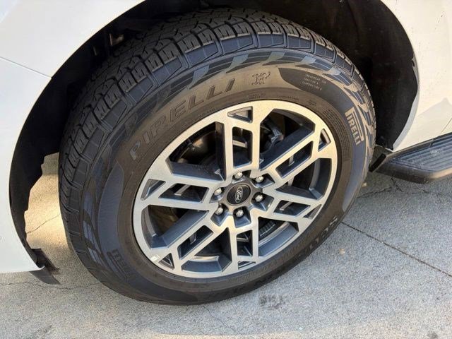 Certified 2025 Ford Expedition Active AWD/4WD image 12