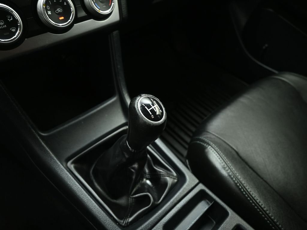 Used 2017 Subaru Crosstrek 2.0i Premium image 32