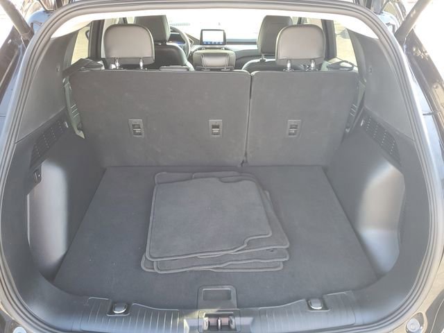 Certified 2022 Ford Escape Titanium w/ Class II Trailer Tow Package image 10