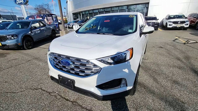 Certified 2023 Ford Edge Titanium AWD/4WD image 3