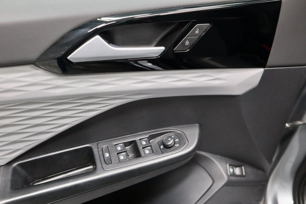 Used 2022 Volkswagen Taos S image 23