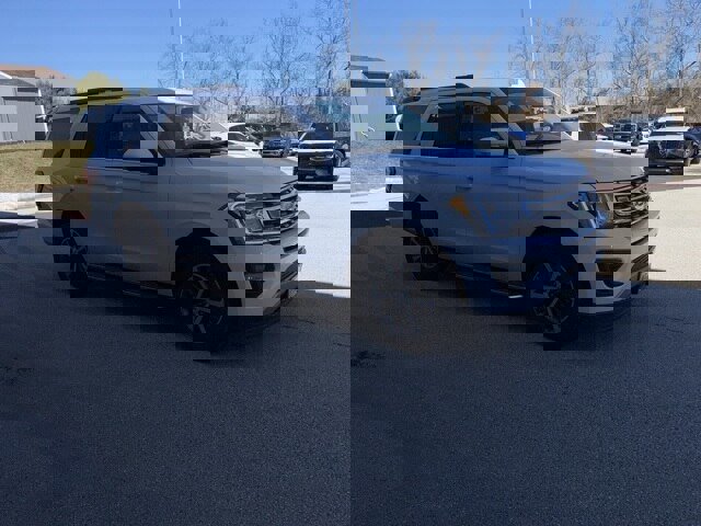 Certified 2020 Ford Expedition XLT w/ Equipment Group 202A image 12