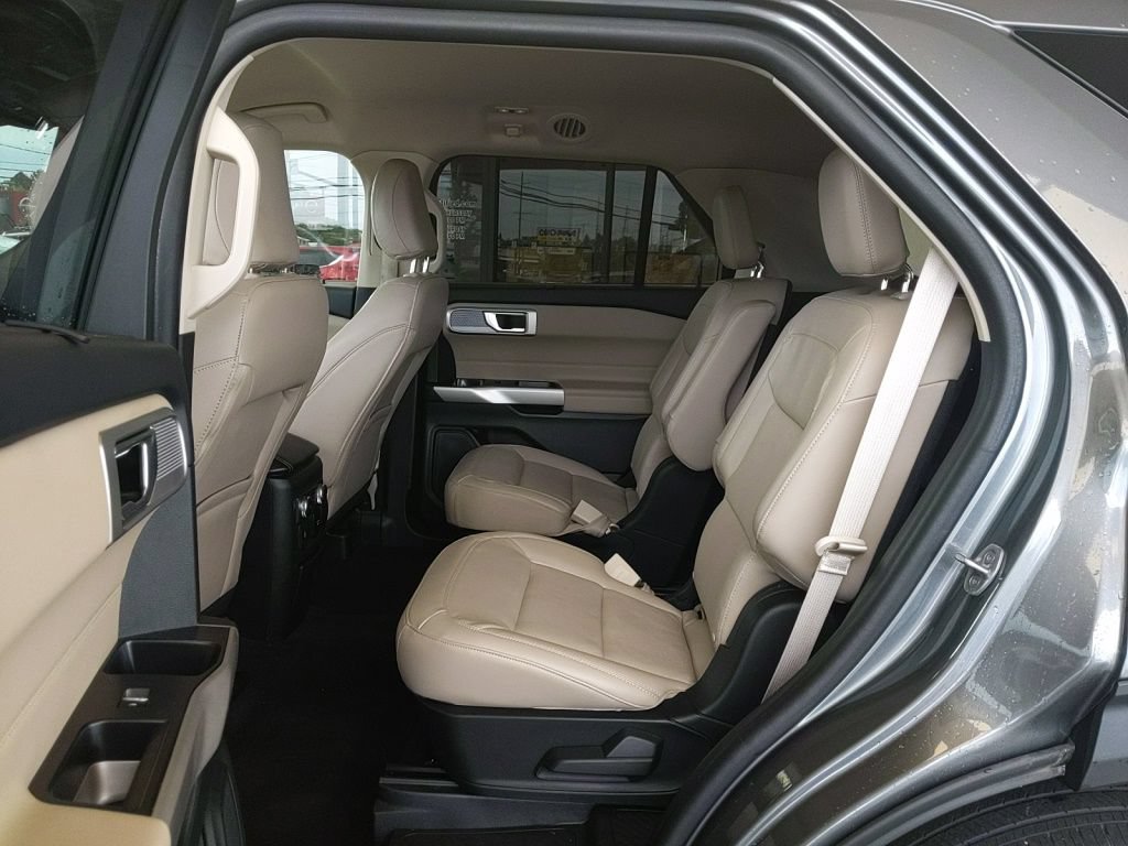Certified 2023 Ford Explorer Limited w/ Equipment Group 301A AWD/4WD image 14