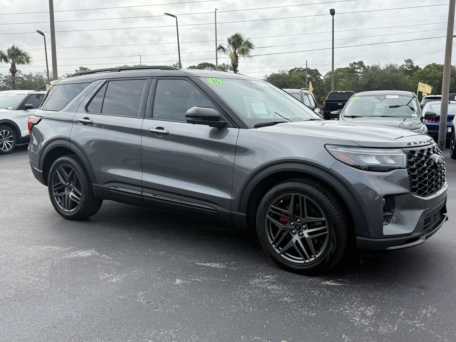Certified 2025 Ford Explorer ST AWD/4WD image 2