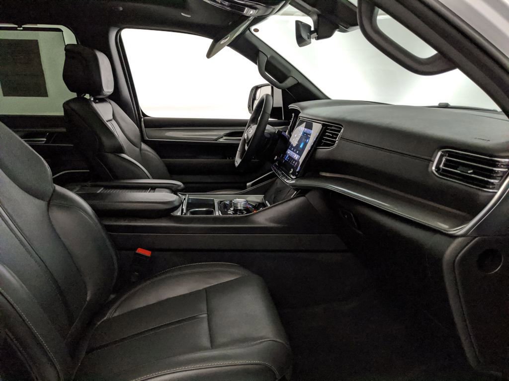 Used 2022 Jeep Wagoneer Series III image 29