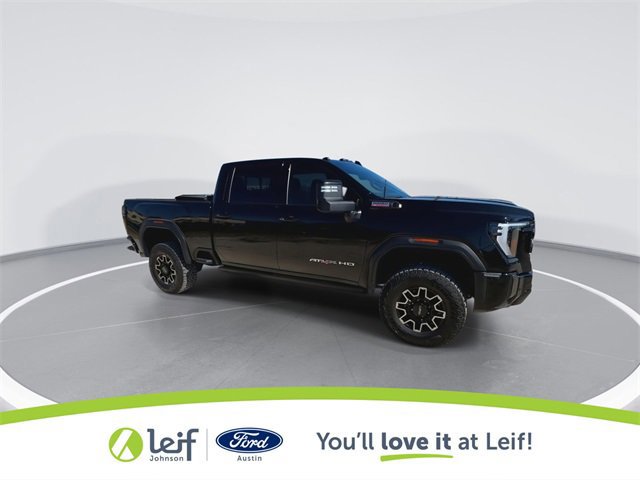 Used 2024 GMC Sierra 2500 AT4X image 2