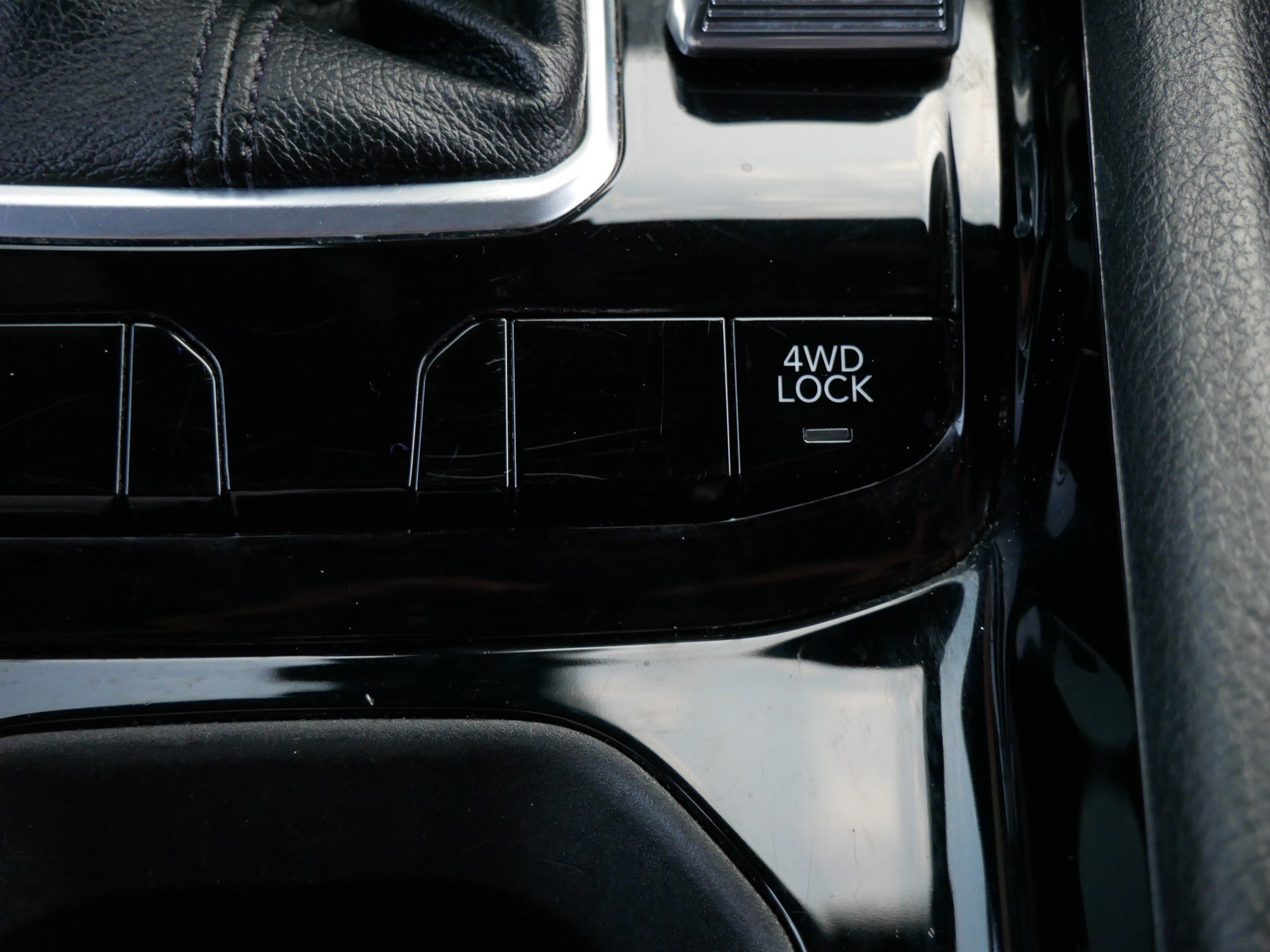 Used 2023 Jeep Compass Limited image 31