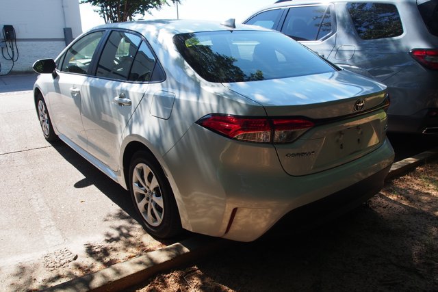 Used 2024 Toyota Corolla LE FWD image 5