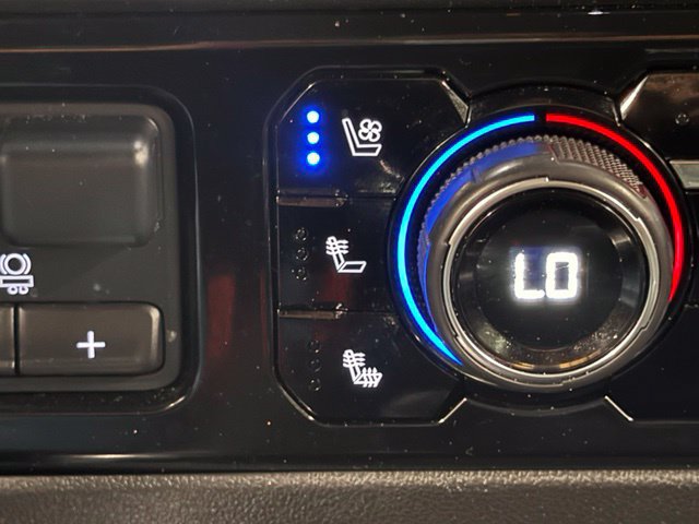 Used 2022 Chevrolet Silverado 1500 LTZ AWD/4WD image 26