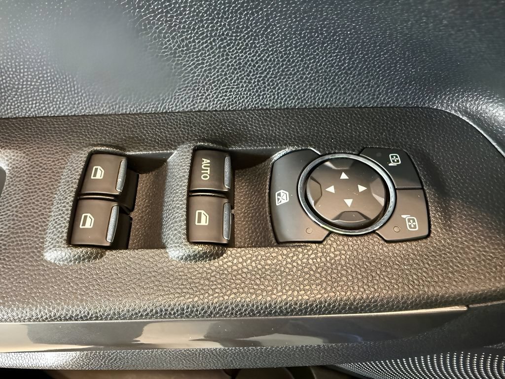 Certified 2021 Ford EcoSport SES AWD/4WD image 15