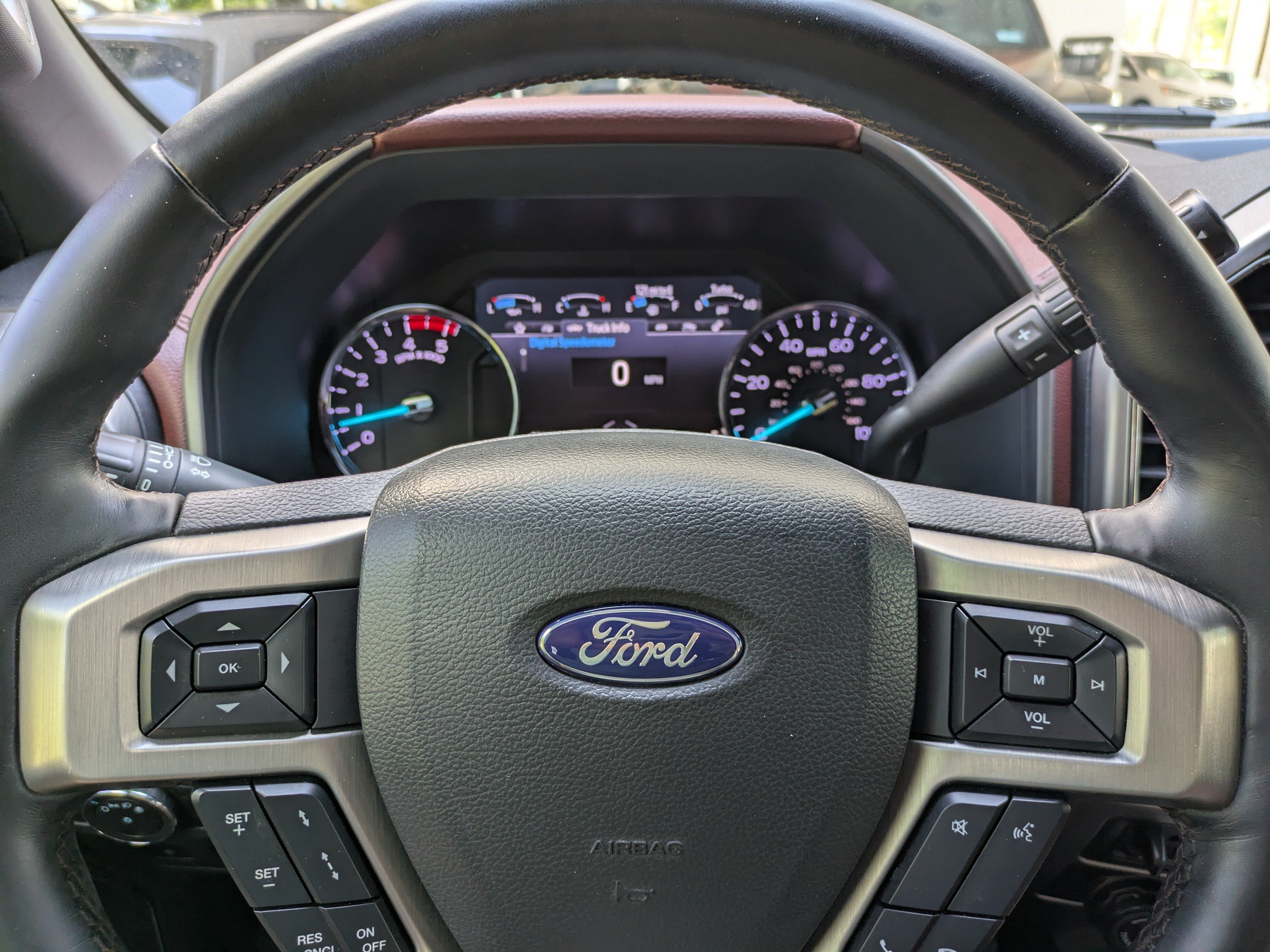 Certified 2022 Ford F250 Platinum w/ Tremor Off-Road Package AWD/4WD image 29