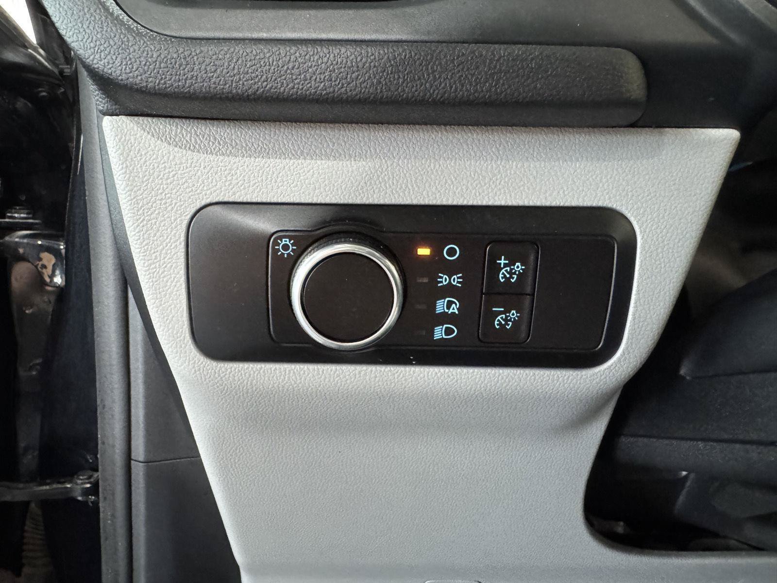 Certified 2025 Ford Escape Active w/ Cold Weather Package FWD image 17