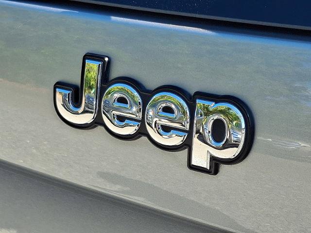 Used 2017 Jeep Cherokee Sport AWD/4WD image 30