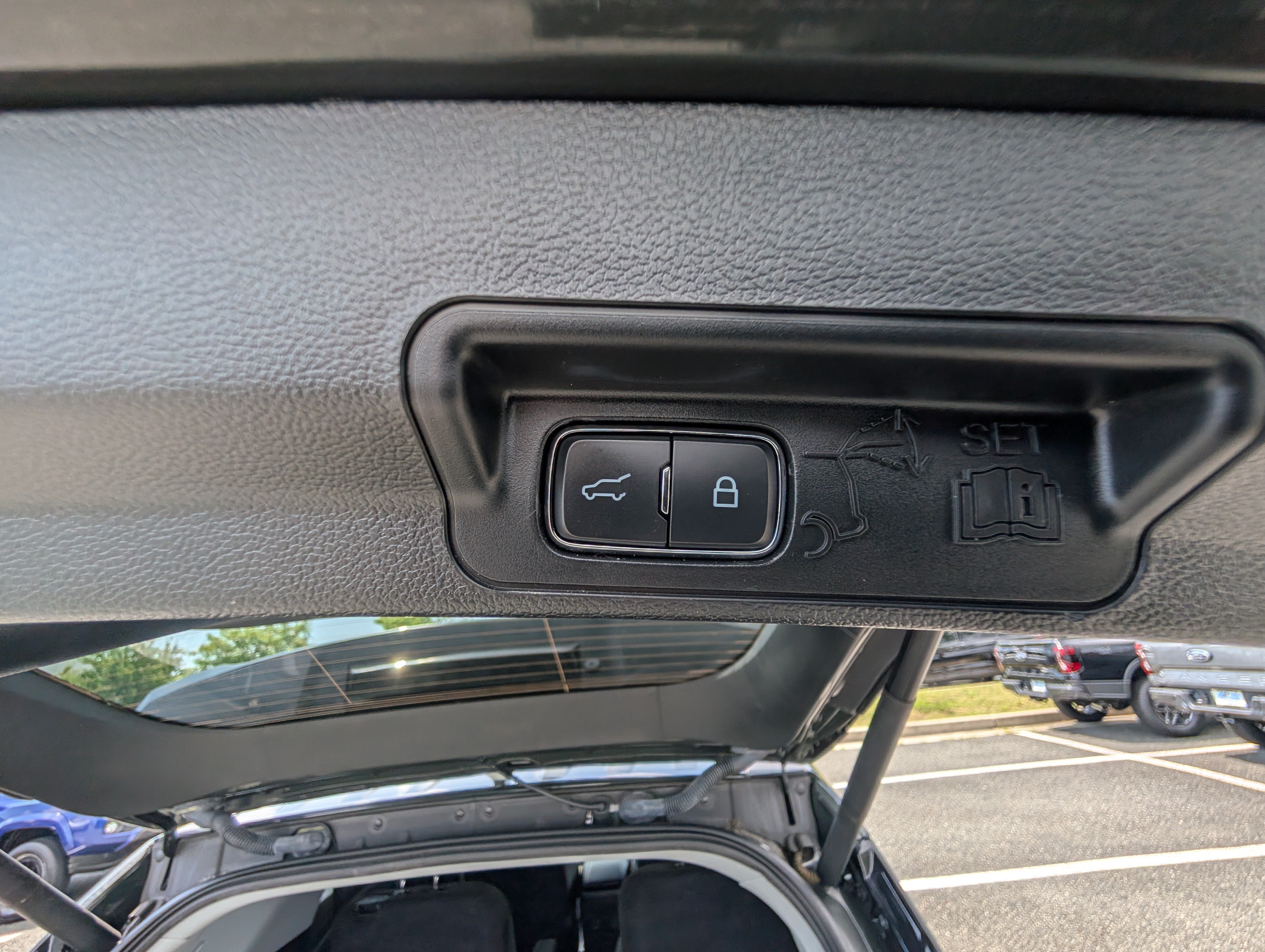 Certified 2023 Ford Explorer XLT AWD/4WD image 14